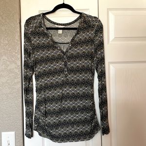 H&M maternity long sleeve shirt